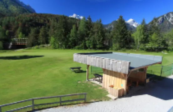 克羅瑙木屋度假村