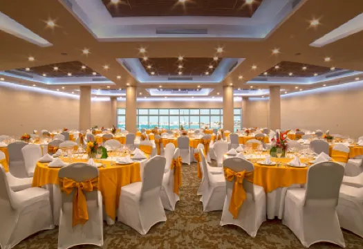 Simpson Bay Resort Marina & Spa