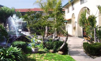 California Suites Hotel