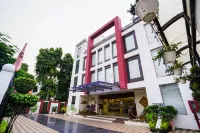 The Golden Apple Hotels in 