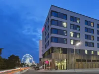 Moxy Munich Ostbahnhof Hotel dekat Stasiun Bawah Tanah Innsbrucker Ring