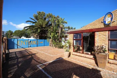 Saltycrax Backpackers Hotels in 