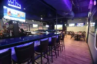 Days Inn by Wyndham Stuart, FL - bar