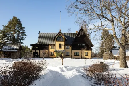 Hotel Bishops Arms Mora Отели в г. Мора