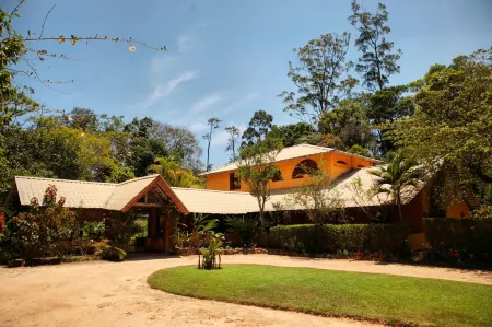 Sunnyside Holiday Bungalow Отели рядом с достопримечательностью «Литл Адамс Пик»