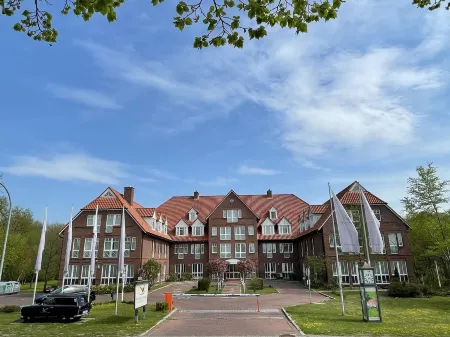 Park Hotel Fasanerie Neustrelitz Отели в г. Блуменхольц