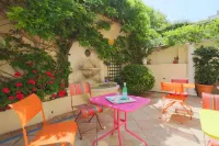 Hôtel de la Fontaine Hoteles en Orilla de Niza
