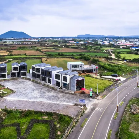 De Reve Jeju Отели рядом с достопримечательностью «Пляж Сехва»