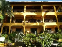 Mango Moon Villa Hotels near Playa Biesanz
