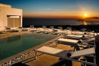 May Seven Suites - Adults Only - С бассейном