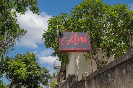 Asri Guesthouse Отели в г. Kembang Kuning