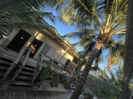 DreamCabanas Отели рядом с достопримечательностью «San Pedro Belize Express»