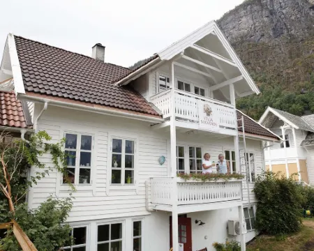 Villa Solvorn Hotels in Luster
