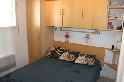 Appartement Climatisé Face à la Plage Avec Piscine Surveillée Hotels near Théâtre de La Mer