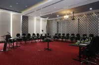 Warwick Al Jubail Hotel - 2-Star