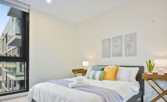 Kozyguru | Moonee Ponds | Modern 1 Bed Apt Parking