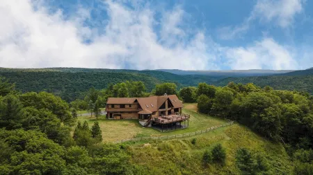 Chester by Avantstay Amazing Views, Secluded Home, A True City Escape!