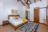 Casa Coral and Casa Palmera 4 Bedroom Home by Redawning