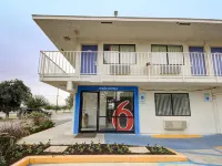 Motel 6 San Marcos, TX Hotels near Strahan Coliseum