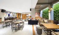 Yellow Star Ambarukmo Hotel - breakfast