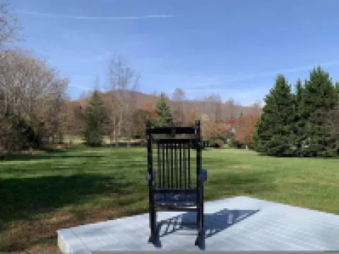 Stoney Creek Cottage Wintergreen w EV Charger Hotels in Rockfish