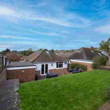 Host & Stay - Downs Valley House Hotel Exterior