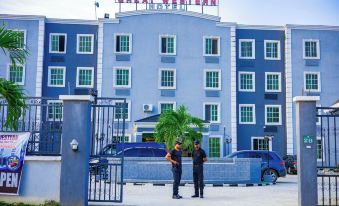 Great Western Hotel and Suites