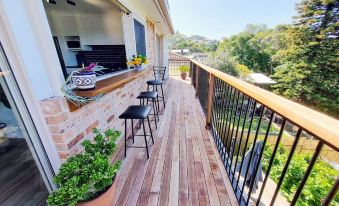 Treeview - A Beautiful 3-Bed House in Kiama