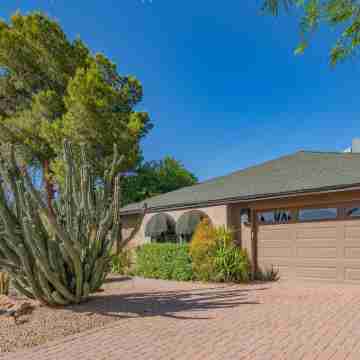 Scottsdale Gem WPool in Private and Serene Yard Hotel Exterior