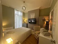 House - Sleeps 4 - Garden - Pets Ok - Parking - Bungalows