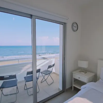 68 LCA - Stay Beach Wave Apartment Hotels near Mackenzie Beach