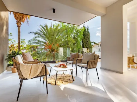 Sanders Breeze Limassol Отели в г. Меса Гитонья