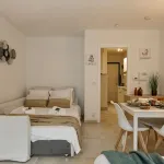 Huswell - Very Cosy and Sunny Studio