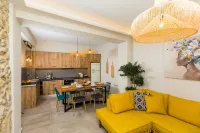 Ekaterini Luxury House Hotels in Foinikas