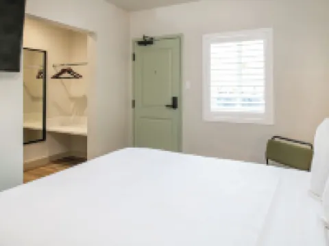 The LEEF Hotel Hotels in Glendale