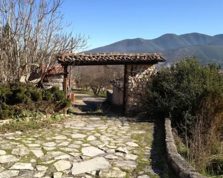 260m2 Unique Mountain House in Lilea Parnasos Hotels in Parnassos
