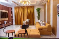 TM Luxe Stays Apartment