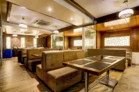 Stylish & Modern Stays at Palette River Front