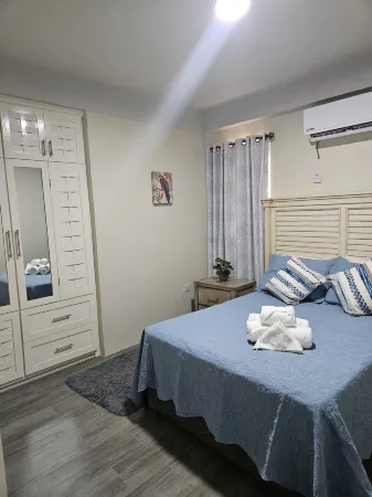 Cypress Suites Отели в г. Канфилд