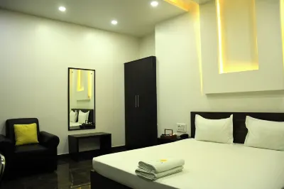 Nilima Palace Hotels near Kamathipura bellasi road Mumba 400008