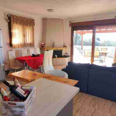 Villa Traditional Estate Heated Pool Rooms
