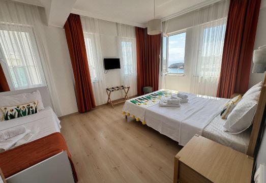 아다 루나 외관