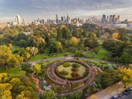 A Lux 3BR Townhouse in South Yarra, FREE Parking