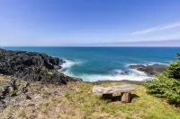 Whale - Watcher's Perch Hotel a Otter Rock