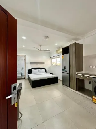 Golden Crystal Hotel Отели в г. Adjiringanor