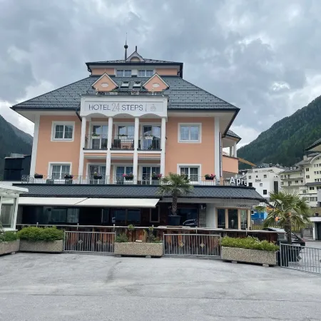 Hotel24Steps