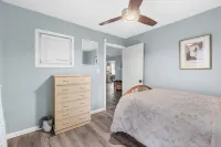 Cozy 2Br Home: with Lake Access & Work Space Hotels in Springfield Township