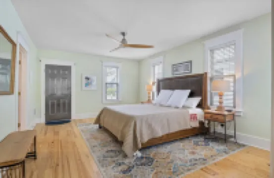 Luxury 2 Bedroom 1.5 Bath Town Home/ Walk to Elmwood/ Garage/ EV Charger/ AC