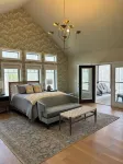 Luxury Retreat - Perfect for Weddings, Furniture Market Visits, and Relaxation