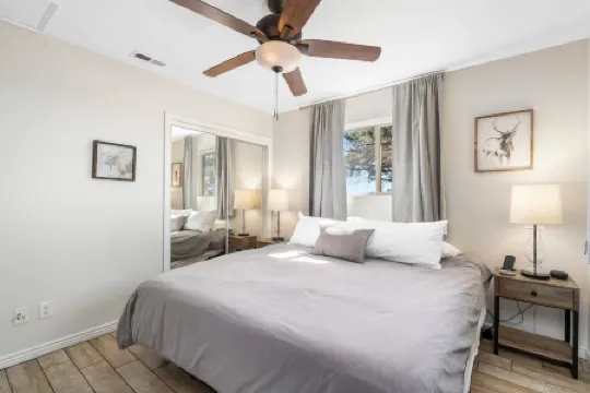 NEW! Hot Tub I Mountain Views I Lawn Games I Patio I BBQ I Walkable to Hikes!